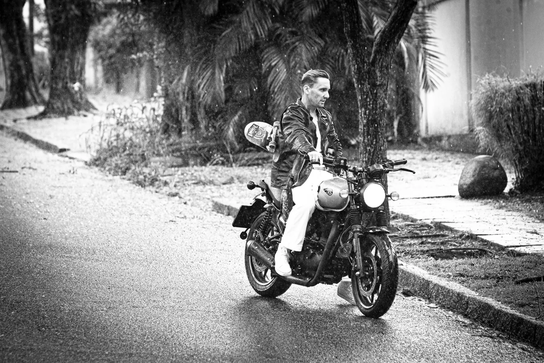 Estilo Knucklehead — atitude sobre a motocicleta